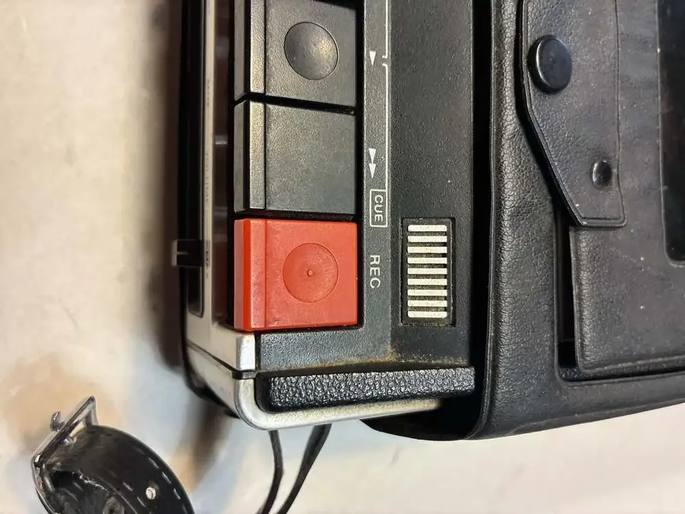 Sony TC-92 Solid State Portable Cassette Tape Recorder with Case